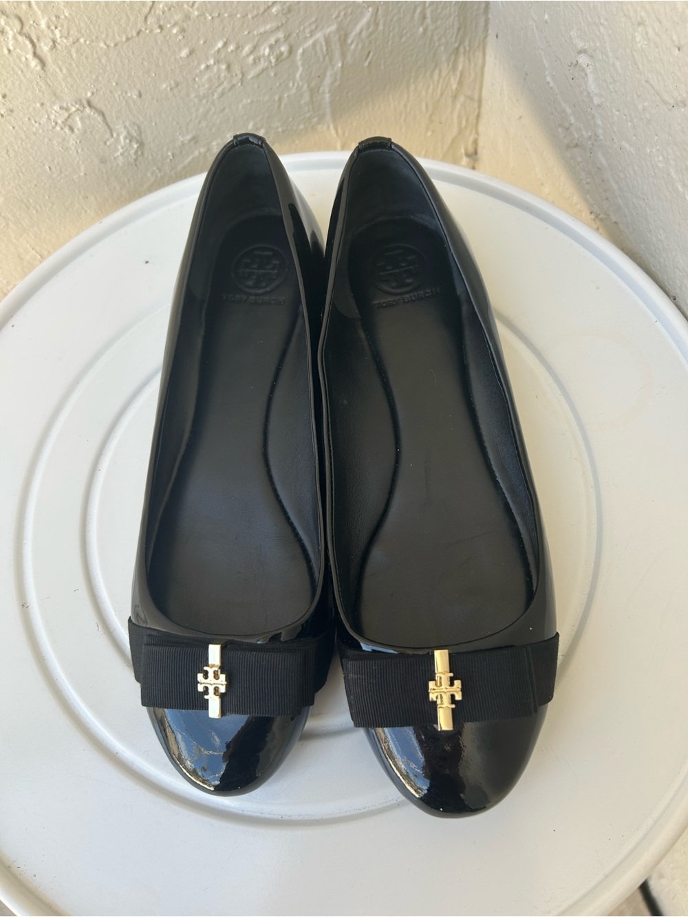 TORY BURCH Trudy Gold Logo-Bow Black Patent Leather Ballet Flat Size US  8M